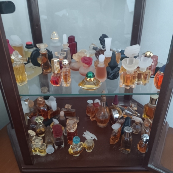 FOR CALYPSOCASSIE ONLY 2 Bottles VINTAGE MINI DESIGNER PERFUMES. - Picture 5 of 5